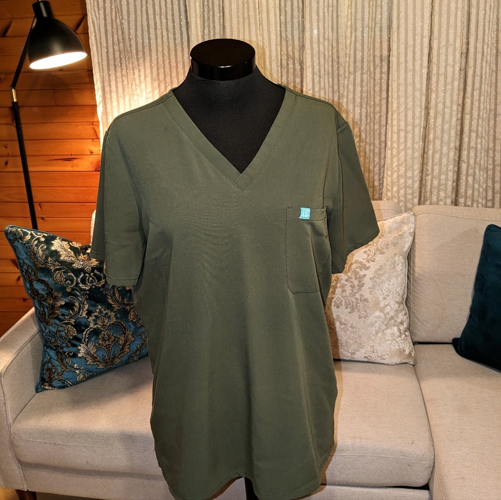 Scrub top XL